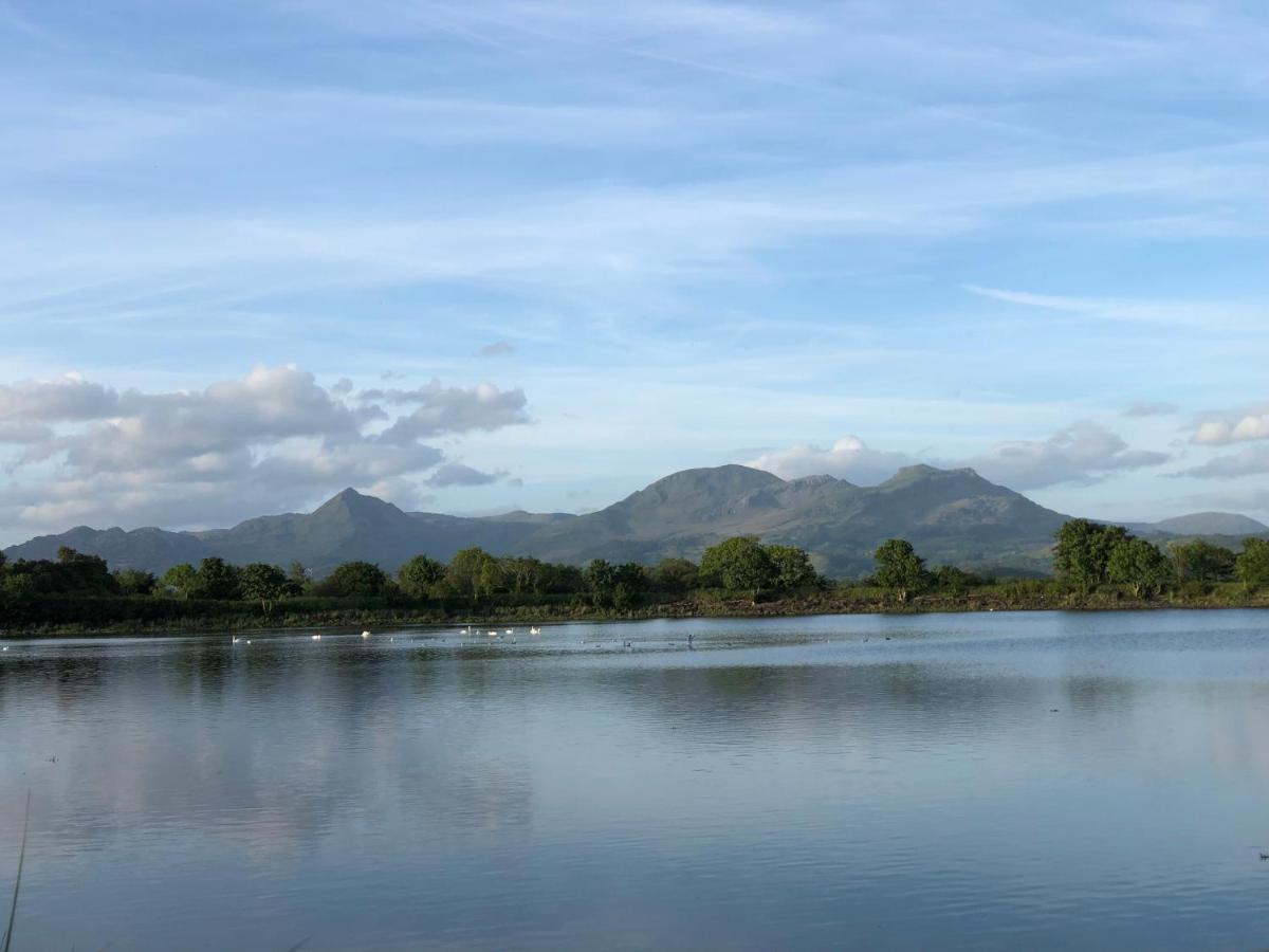 Snowdon House, 8 Bedrooms, Sleep 16, Close To Blackrock Sand Porthmadog Eksteriør billede