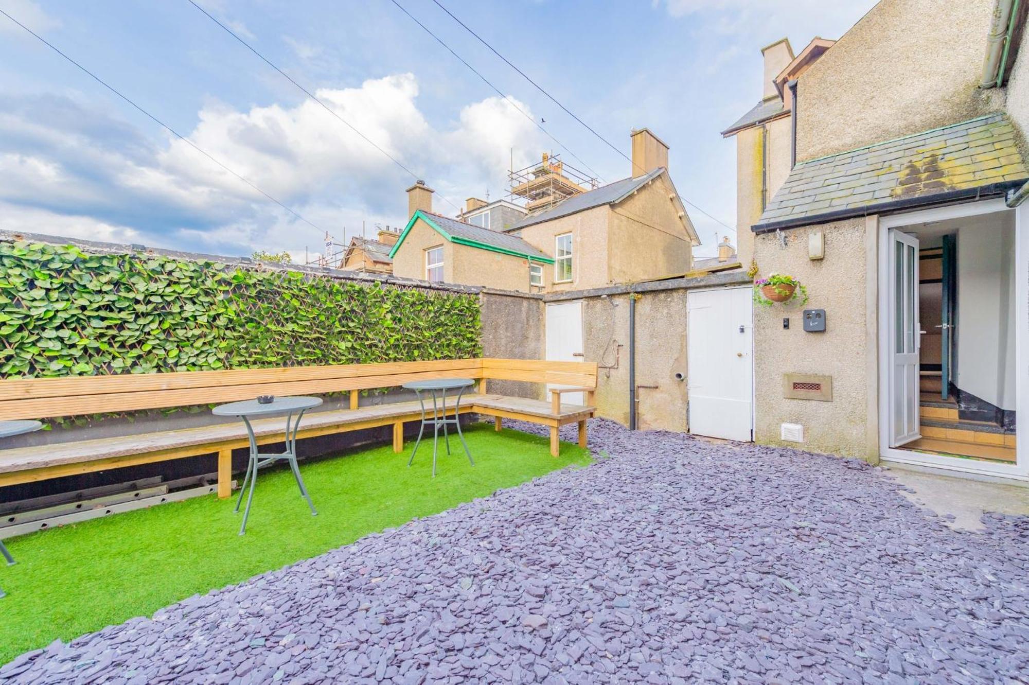 Snowdon House, 8 Bedrooms, Sleep 16, Close To Blackrock Sand Porthmadog Eksteriør billede