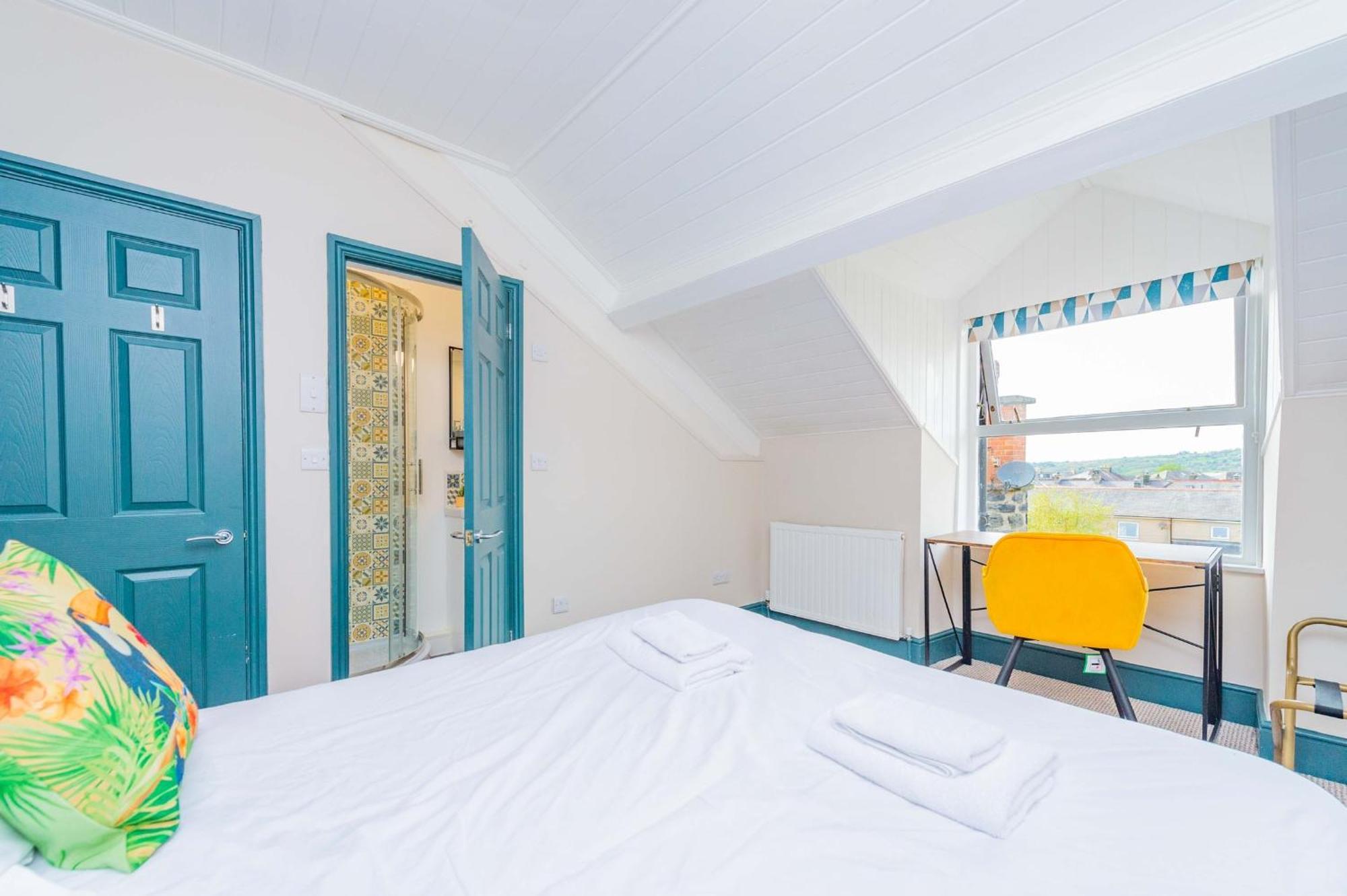 Snowdon House, 8 Bedrooms, Sleep 16, Close To Blackrock Sand Porthmadog Eksteriør billede