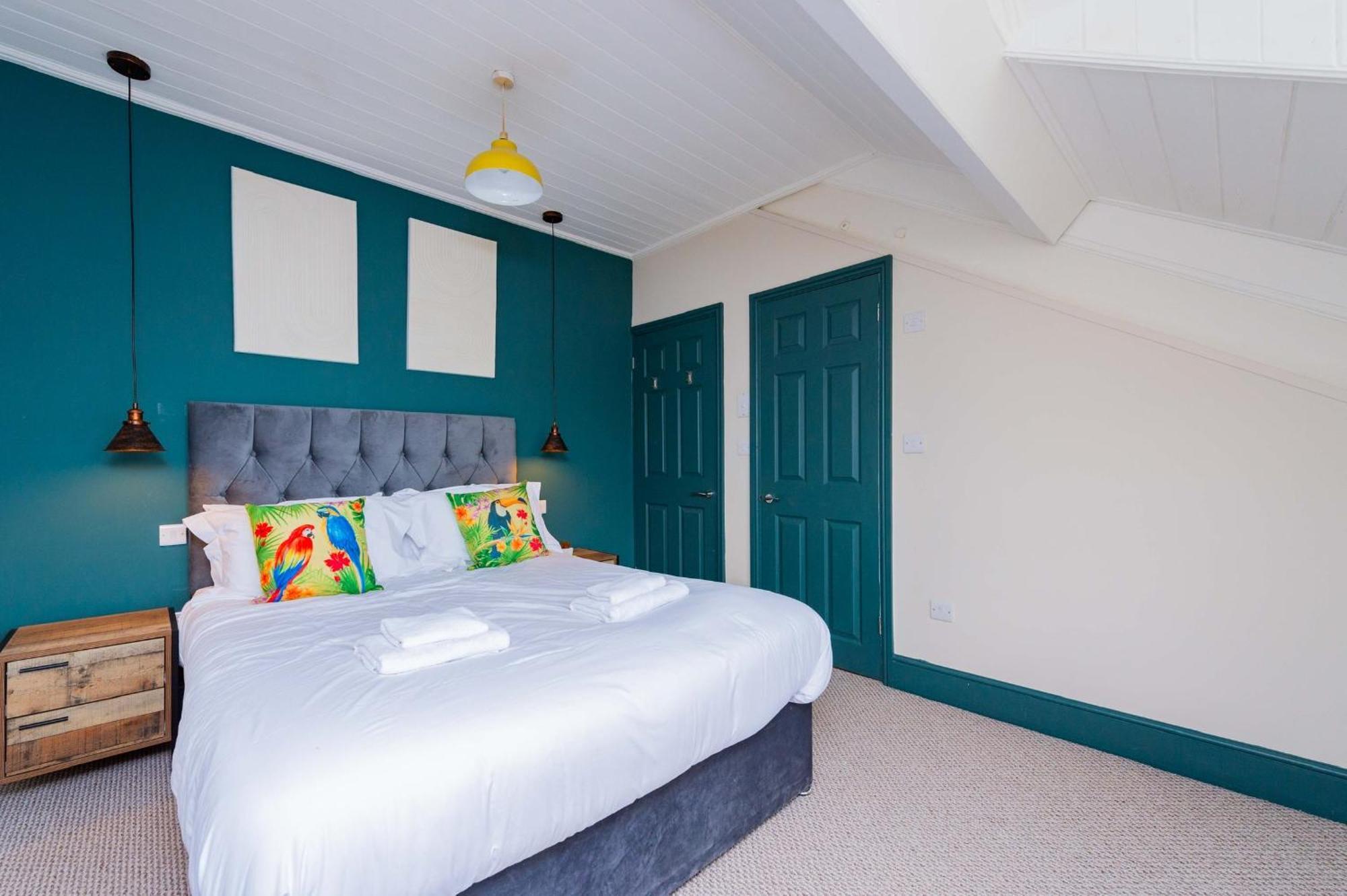 Snowdon House, 8 Bedrooms, Sleep 16, Close To Blackrock Sand Porthmadog Eksteriør billede