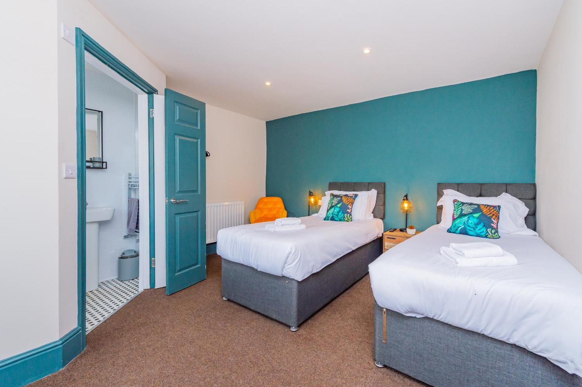 Snowdon House, 8 Bedrooms, Sleep 16, Close To Blackrock Sand Porthmadog Eksteriør billede